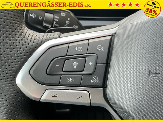 Volkswagen / Tiguan / Schwarz / R-Line / Deep Black Perleffekt / , Beispielbilder, ggf. teilweise mit Sonderausstattung