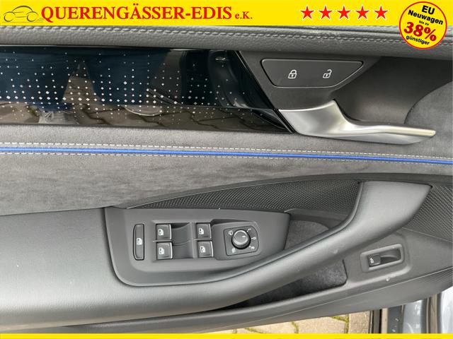 Volkswagen / Passat Variant / Grau / R-Line. AHK / Diabasgrau / , Beispielbilder, ggf. teilweise mit Sonderausstattung