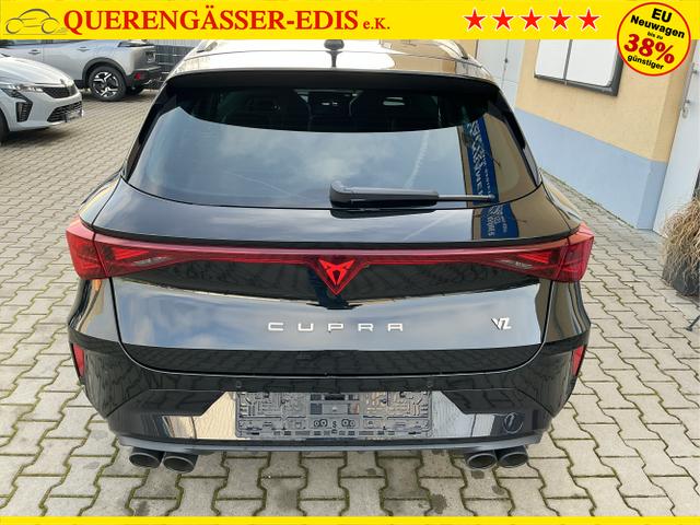Cupra / Leon Sportstourer / Schwarz / Sp VZ AHK / Midnight Black / , Beispielbilder, ggf. teilweise mit Sonderausstattung