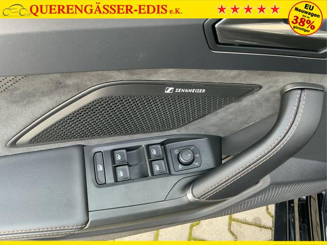 Cupra / Leon Sportstourer / Schwarz / Sp VZ AHK / Midnight Black / , Beispielbilder, ggf. teilweise mit Sonderausstattung