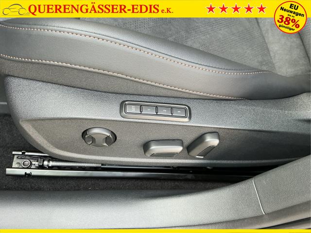 Cupra / Leon Sportstourer / Schwarz / Sp VZ AHK / Midnight Black / , Beispielbilder, ggf. teilweise mit Sonderausstattung