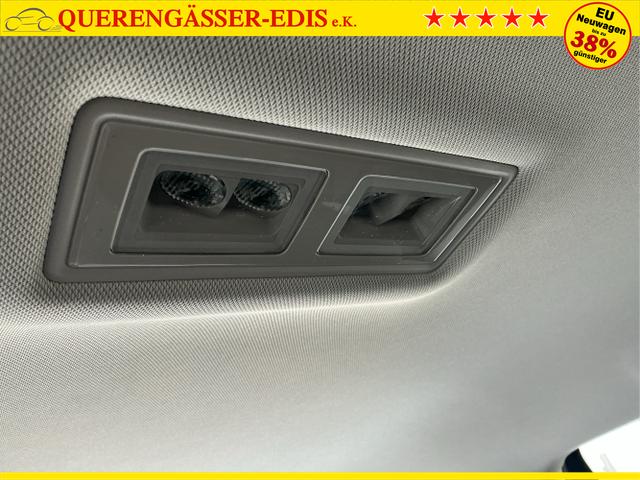 Volkswagen / Golf / Blau / Limited / Anemonenblau Metalic / , Beispielbilder, ggf. teilweise mit Sonderausstattung