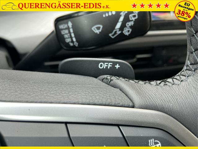 Volkswagen / Golf / Blau / Limited / Anemonenblau Metalic / , Beispielbilder, ggf. teilweise mit Sonderausstattung