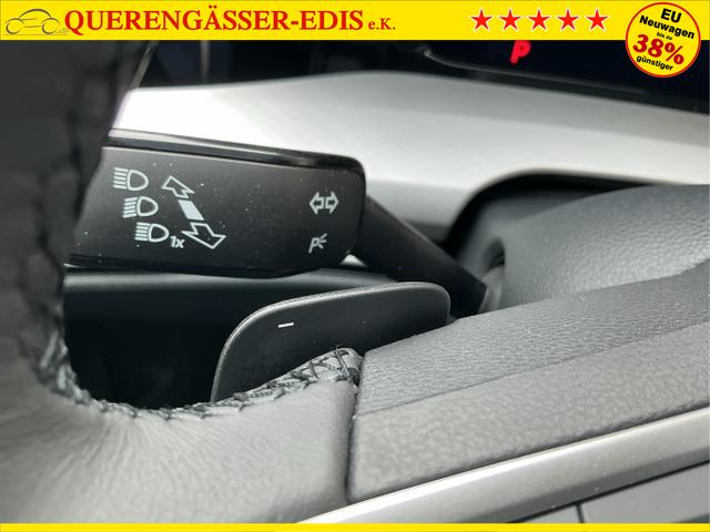 Volkswagen / Golf / Blau / Limited / Anemonenblau Metalic / , Beispielbilder, ggf. teilweise mit Sonderausstattung