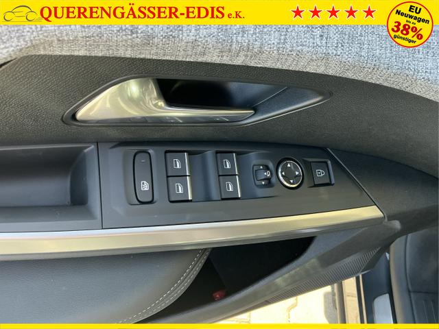 Peugeot / 5008 / Grau / GT 7-S / Titanium Grau Metalic / , Beispielbilder, ggf. teilweise mit Sonderausstattung