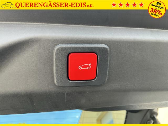 Peugeot / 3008 / Blau / Hybrid 145 / Bleu Ingaro Metalic / , Beispielbilder, ggf. teilweise mit Sonderausstattung