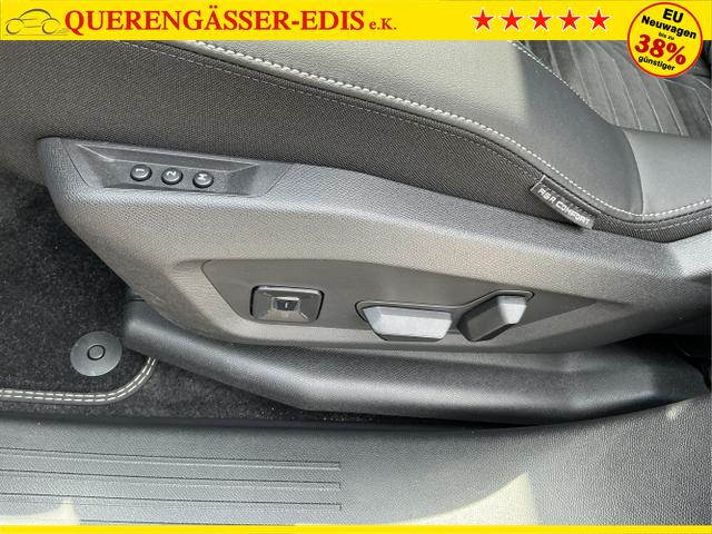 Peugeot / 3008 / Blau / Hybrid 145 / Bleu Ingaro Metalic / , Beispielbilder, ggf. teilweise mit Sonderausstattung