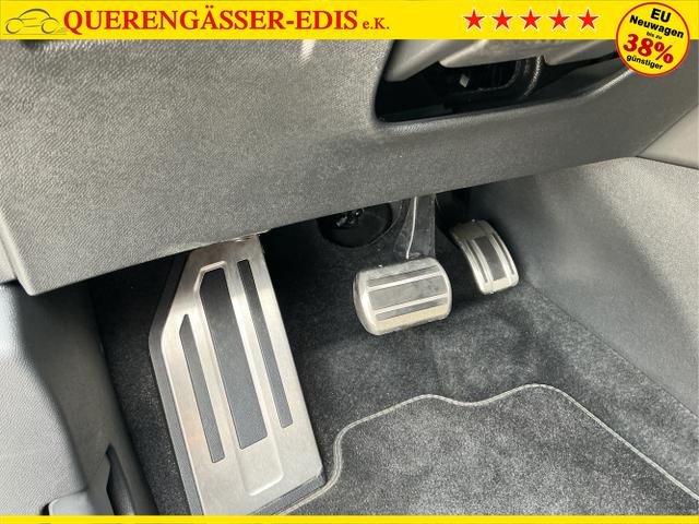 Peugeot / 3008 / Blau / Hybrid 145 / Bleu Ingaro Metalic / , Beispielbilder, ggf. teilweise mit Sonderausstattung