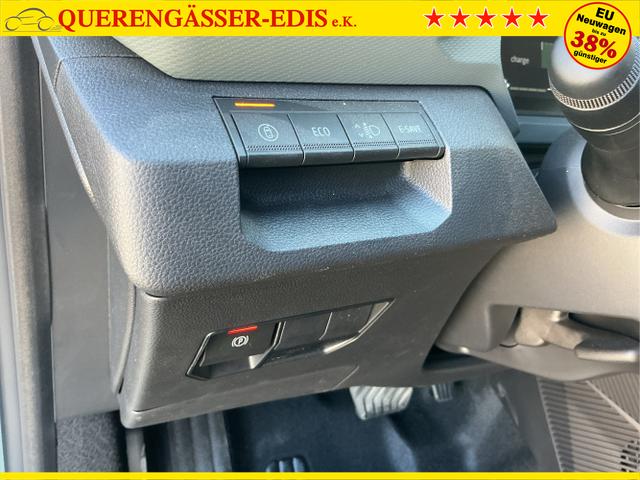 Dacia / Duster / Gr&uuml;n / Extreme / Dusty Khaki / , Beispielbilder, ggf. teilweise mit Sonderausstattung