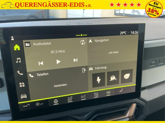 Dacia / Duster / Gr&uuml;n / Extreme / Dusty Khaki / , Beispielbilder, ggf. teilweise mit Sonderausstattung