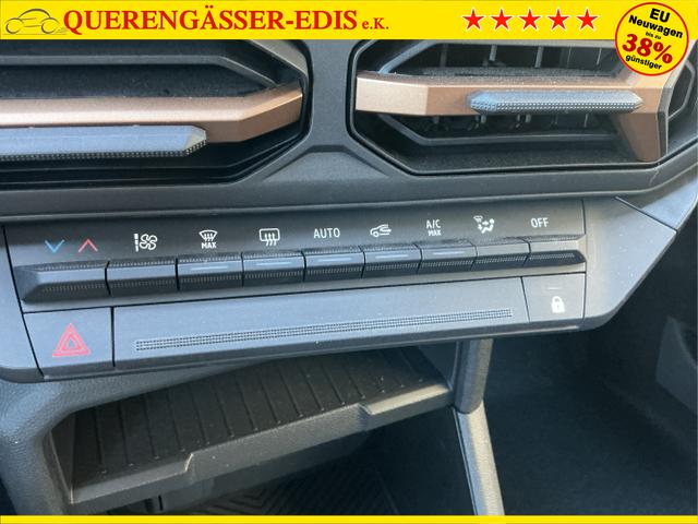 Dacia / Duster / Gr&uuml;n / Extreme / Dusty Khaki / , Beispielbilder, ggf. teilweise mit Sonderausstattung