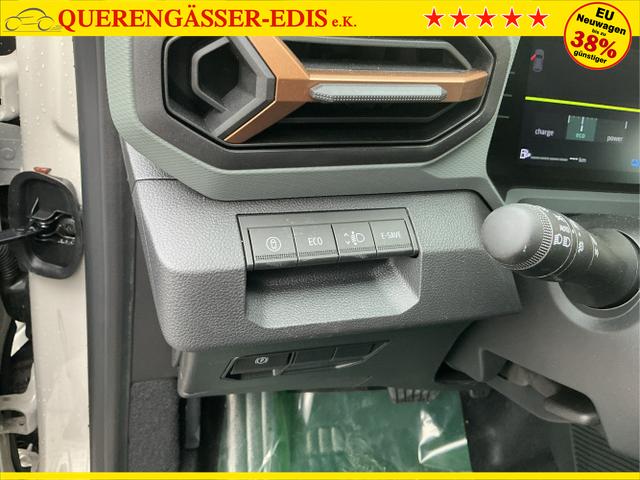 Dacia / Duster / Beige / Extreme / Sandstone Beige / , Beispielbilder, ggf. teilweise mit Sonderausstattung