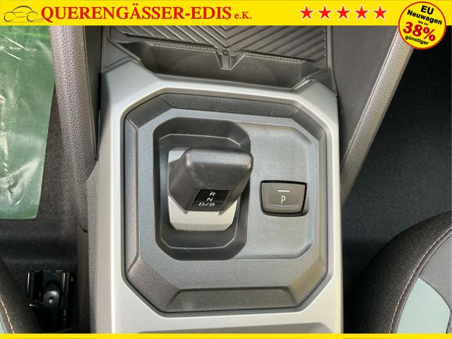 Dacia / Duster / Gr&uuml;n / Extreme / Dusty Khaki / , Beispielbilder, ggf. teilweise mit Sonderausstattung