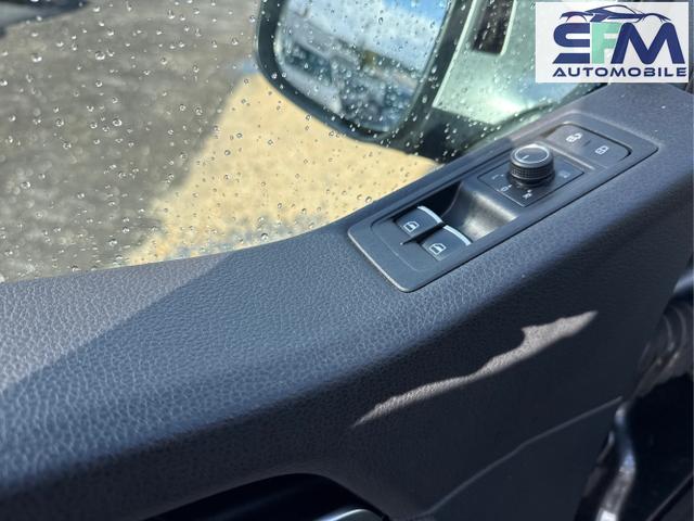 Volkswagen / T6 Caravelle / Grau / / / 