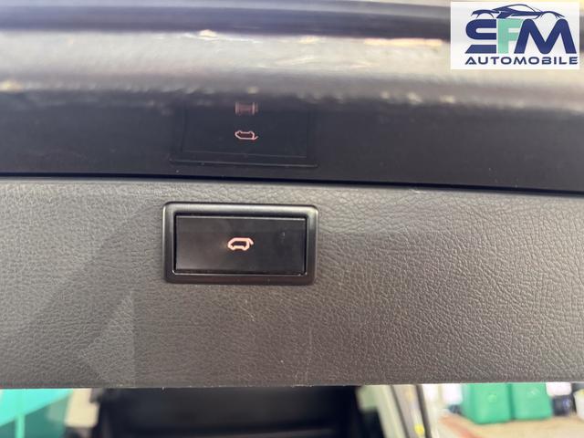 Volkswagen Caravelle 2.0 TDI DSG 204PS Highline AHK LED NAVI SHZ LEDER 