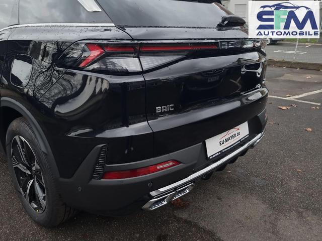 Baic / Beijing X75 / Schwarz / / / 
