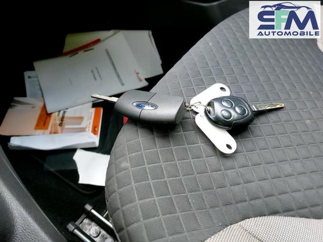 Ford Tourneo Courier 1.Hand/1 Jahr Garantie/T&Uuml;V NEU 