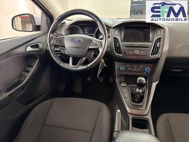 Ford Focus Business/1 Jahr Garantie/ T&Uuml;V NEU /NAVI/SHZ/PDC 