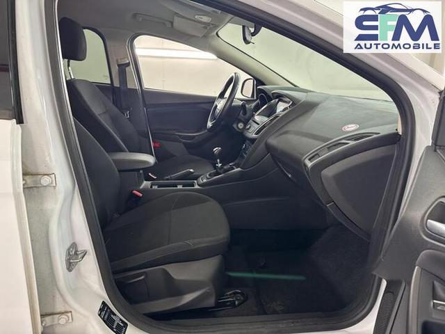 Ford Focus Business/1 Jahr Garantie/ T&Uuml;V NEU /NAVI/SHZ/PDC 