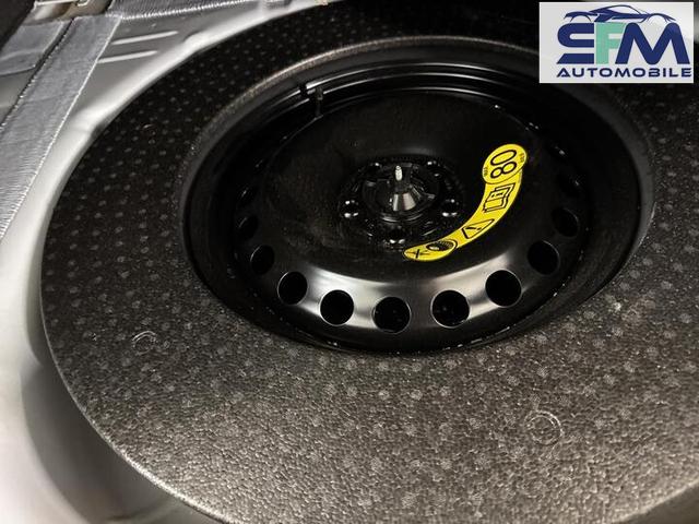 Ford Focus Business/1 Jahr Garantie/ T&Uuml;V NEU /NAVI/SHZ/PDC 