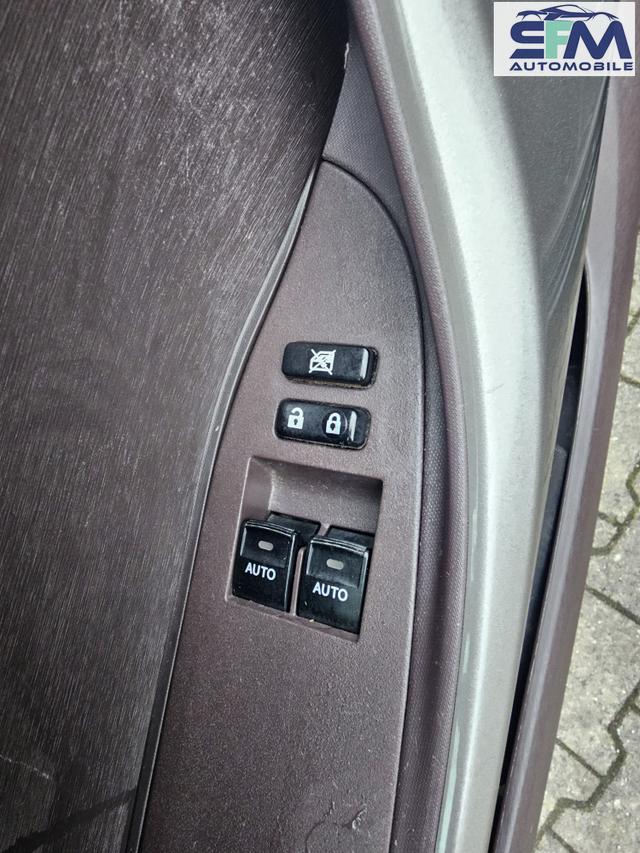 Toyota iQ 1. Hand/T&Uuml;V NEU 