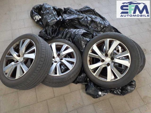 Peugeot 2008 Allure/NAVI/T&Uuml;V Neu 