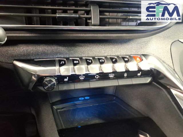 Peugeot 5008 Allure Business/7 Sitzer /1.Hand/ 1 Jahr Garantie/ T&Uuml;V NEU/Kamera/ NAVI/PDC 