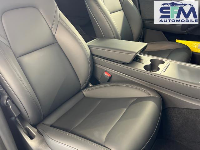 Tesla / Model Y / Schwarz / / / 393kW / 534PS