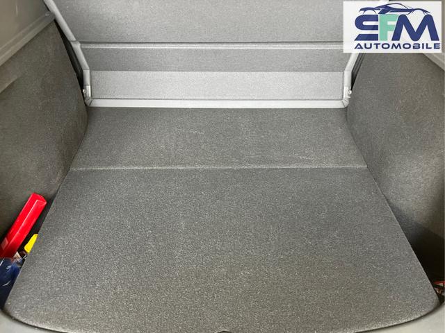 Tesla / Model Y / Schwarz / / / 393kW / 534PS