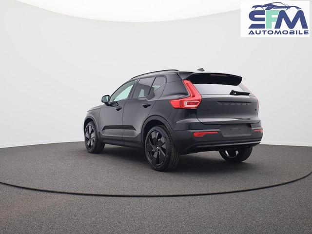 Volvo XC40 2.0 Black Edition Plus B4 Mild-Hybrid 197PS Automatik elektr. PanoDach R&uuml;ckf.Kamera PDC v+h ACC el.Heckklappe Harman/Kardon-Sound Klimaautomatik Sitzheizung Lenkradheizung Apple CarPlay Android Auto 20-LM 