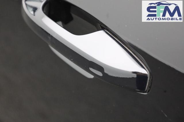 Volvo XC40 2.0 Black Edition Plus B4 Mild-Hybrid 197PS Automatik elektr. PanoDach R&uuml;ckf.Kamera PDC v+h ACC el.Heckklappe Harman/Kardon-Sound Klimaautomatik Sitzheizung Lenkradheizung Apple CarPlay Android Auto 20-LM 