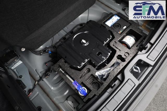 Volvo XC40 2.0 Black Edition Plus B4 Mild-Hybrid 197PS Automatik elektr. PanoDach R&uuml;ckf.Kamera PDC v+h ACC el.Heckklappe Harman/Kardon-Sound Klimaautomatik Sitzheizung Lenkradheizung Apple CarPlay Android Auto 20-LM 