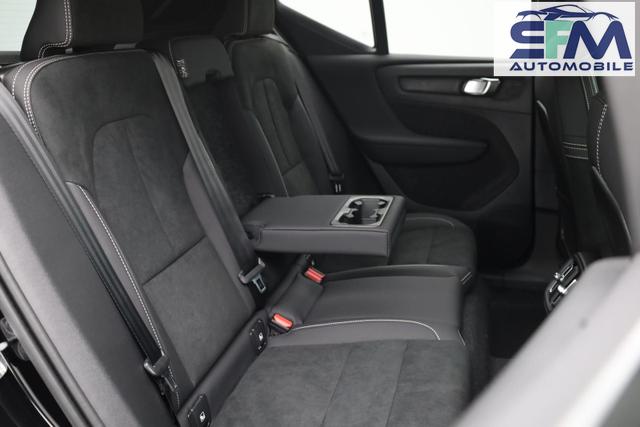 Volvo XC40 2.0 Black Edition Plus B4 Mild-Hybrid 197PS Automatik elektr. PanoDach R&uuml;ckf.Kamera PDC v+h ACC el.Heckklappe Harman/Kardon-Sound Klimaautomatik Sitzheizung Lenkradheizung Apple CarPlay Android Auto 20-LM 