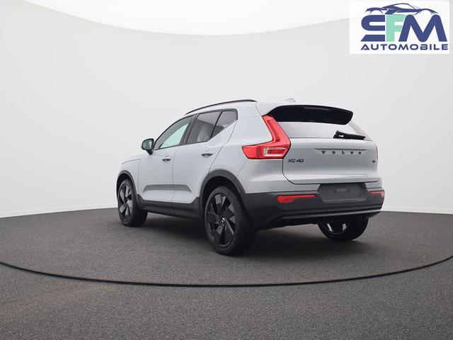 Volvo XC40 2.0 Black Edition Plus B4 Mild-Hybrid 197PS Automatik elektr. PanoDach R&uuml;ckf.Kamera PDC v+h ACC el.Heckklappe Harman/Kardon-Sound Klimaautomatik Sitzheizung Lenkradheizung Apple CarPlay Android Auto 20-LM 