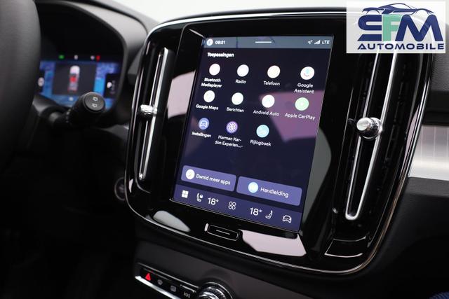 Volvo XC40 2.0 Black Edition Plus B4 Mild-Hybrid 197PS Automatik elektr. PanoDach R&uuml;ckf.Kamera PDC v+h ACC el.Heckklappe Harman/Kardon-Sound Klimaautomatik Sitzheizung Lenkradheizung Apple CarPlay Android Auto 20-LM 