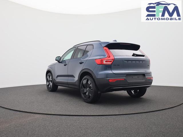 Volvo XC40 2.0 Black Edition Plus B4 Mild-Hybrid 197PS Automatik elektr. PanoDach R&uuml;ckf.Kamera PDC v+h ACC el.Heckklappe Harman/Kardon-Sound Klimaautomatik Sitzheizung Lenkradheizung Apple CarPlay Android Auto 20-LM 