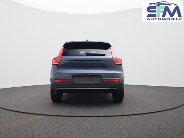 Volvo XC40 2.0 Black Edition Plus B4 Mild-Hybrid 197PS Automatik elektr. PanoDach R&uuml;ckf.Kamera PDC v+h ACC el.Heckklappe Harman/Kardon-Sound Klimaautomatik Sitzheizung Lenkradheizung Apple CarPlay Android Auto 20-LM 
