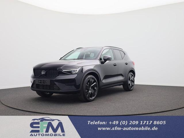 Volvo XC40 - 2.0 Black Edition Plus B4 Mild-Hybrid 197PS Automatik elektr. PanoDach R&uuml;ckf.Kamera PDC v+h ACC el.Heckklappe Harman/Kardon-Sound Klimaautomatik Sitzheizung Lenkradheizung Apple CarPlay Android Auto 20-LM