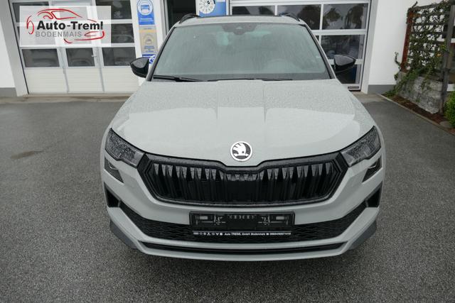 Skoda Karoq Sportline 2.0 TSI DSG 190 PS 4x4 5JG AHK Navi Pano 19" Alu beh.WS. SHZvo+hi Kamera PCDvo+hi variabler Ladeboden 