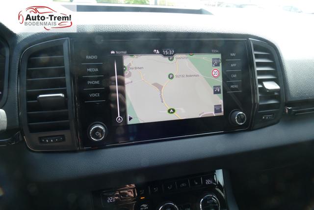 Skoda Karoq Sportline 2.0 TSI DSG 190 PS 4x4 5JG AHK Navi 19" Alu beh.WS. SHZvo+hi Kamera PCDvo+hi variabler Ladeboden 