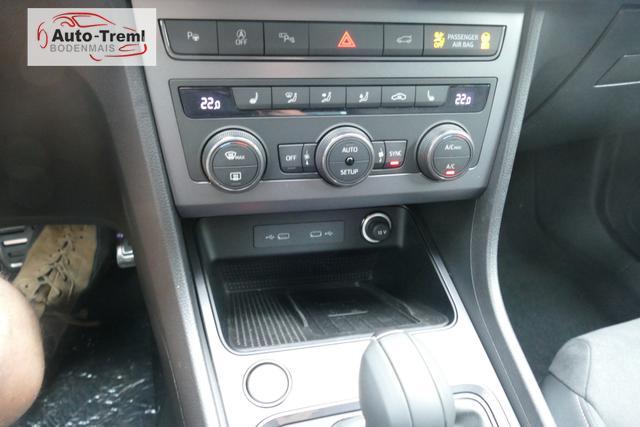 Cupra Ateca 1.5 TSI DSG 150 PS AHK Top View Virtual Pedal el.H. 19" Copper SHZ LHZ 5JG Assistenz L Dachhhimmel schwarz Induktionsladeschale Navi Kamera Parkassist 
