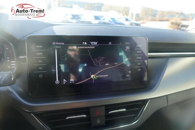 Skoda Kamiq Clever 1.0 TSI 110 PS Navi Amundsen Voll-LED SHZ Kamera PDCvo+hi Digital Cockpit Wireless Charging Tempomat Garantie 