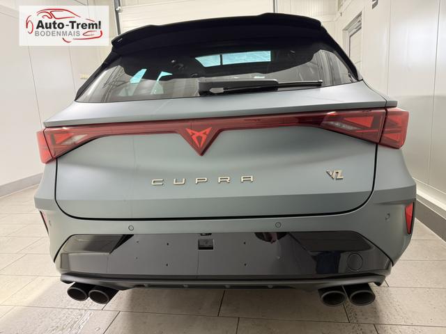 Cupra Leon Sportstourer ST VZ Extreme 2.0 TSI DSG 4Drive 333 PS Enceladus Grau Matt AHK Pano Carbon Spiegelkappen 