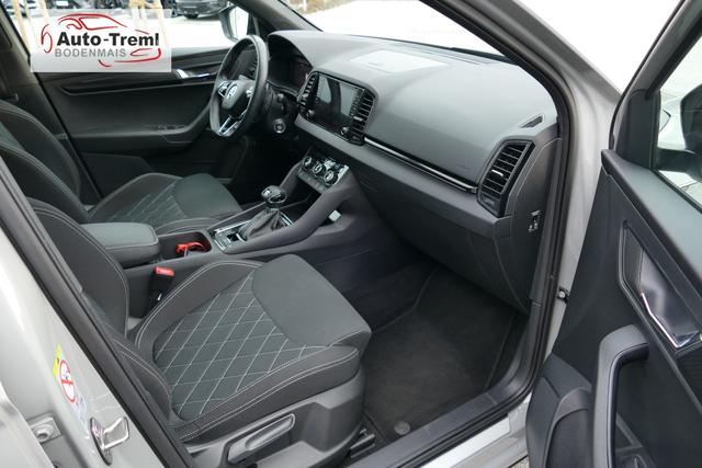 Skoda Karoq Sportline 1.5 TSI DSG 150 PS AHK DCC Virtualles Pedal el.H. Matrix-LED Navi Dopp. Ladeboden Notrad Virtual Cockpit SHZ beh.Lenkrad ACC Facelift 
