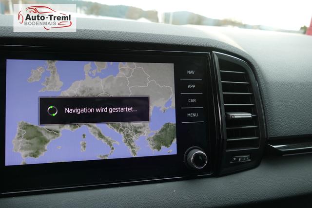 Skoda Karoq Sportline 1.5 TSI DSG 150 PS AHK DCC Virtualles Pedal el.H. Matrix-LED Navi Dopp. Ladeboden Notrad Virtual Cockpit SHZ beh.Lenkrad ACC Facelift 