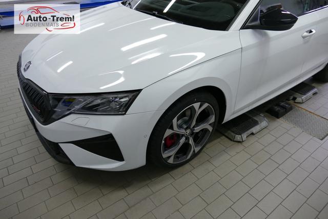 Skoda Octavia Combi RS 2.0 TSI DSG 265 PS Head Up Parklenk Navi SHZ 5JG DCC 19" AHK-Vorbereitung Dopp. Ladeboden Side Assist 