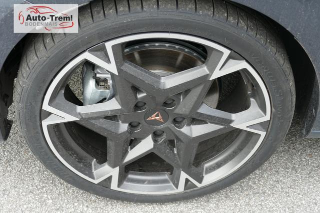Cupra Leon Sportstourer ST 2.0 TSI DSG 4Drive 204 PS AHK Matrix Sennheiser 19" Polar Seitenschweller Dynamic Design Navi Intelligent Drive Edge Paket 5JG 