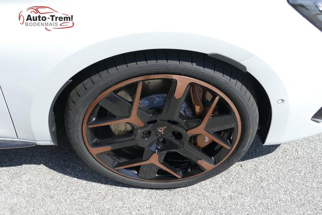 Cupra Leon Sportstourer ST VZ Extreme 2.0 TSI DSG 4Drive 333 PS Facelift AHK Pano 19"HailstormCopper Matrix Navi 5JG 