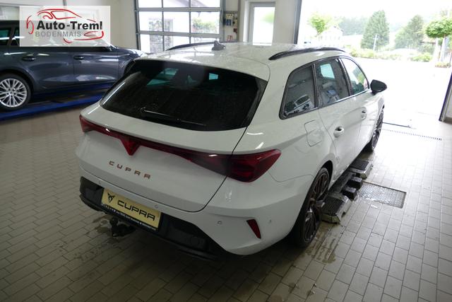 Cupra Leon Sportstourer ST 2.0 TSI DSG 4Drive 204 PS AHK Matrix 19" Mistral Kupfer Dynamic Design Navi SHZ Intelligent Drive Edge Paket 5JG 