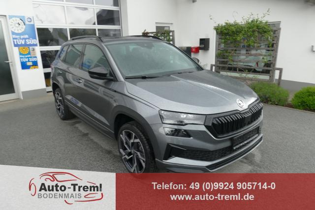 Skoda Karoq - Sportline 1.5 TSI DSG 150 PS 5JG AHK Navi Pano 19" Alu beh.WS. SHZvo+hi Kamera PCDvo+hi variabler Ladeboden